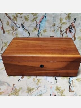 Lane Cedar Chest Salesman Sample Wood Jewelry Craft Stash Box *FLAW* NO KEY